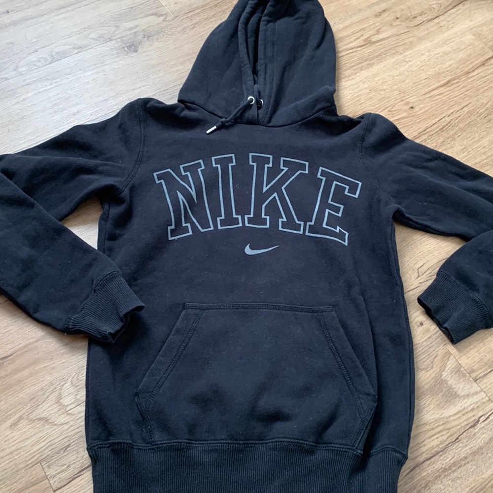 Brand new worn once black Nike sweatshirt